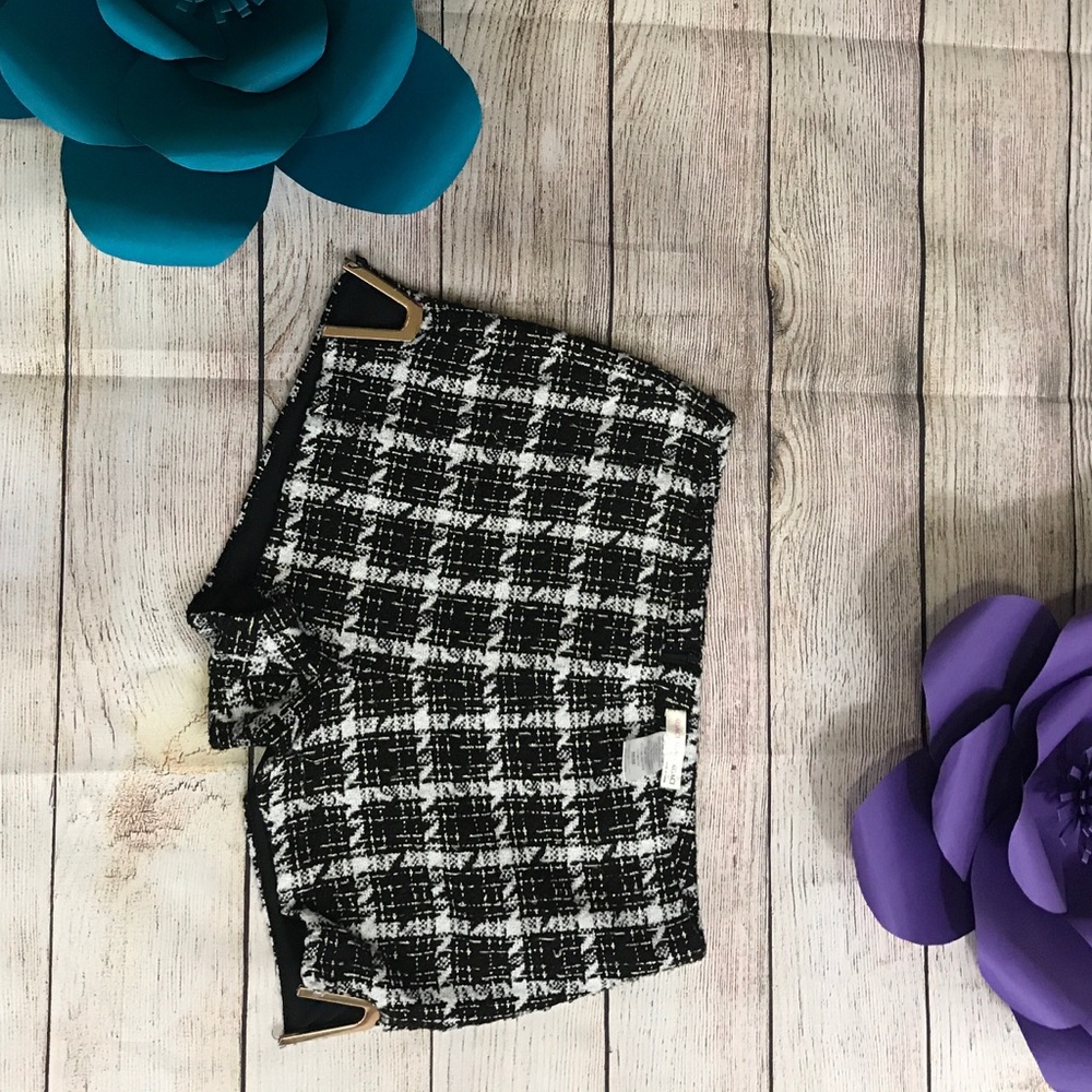 Agaci Shorts